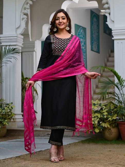 indi inside black embroidered kurta with pant & dupatta