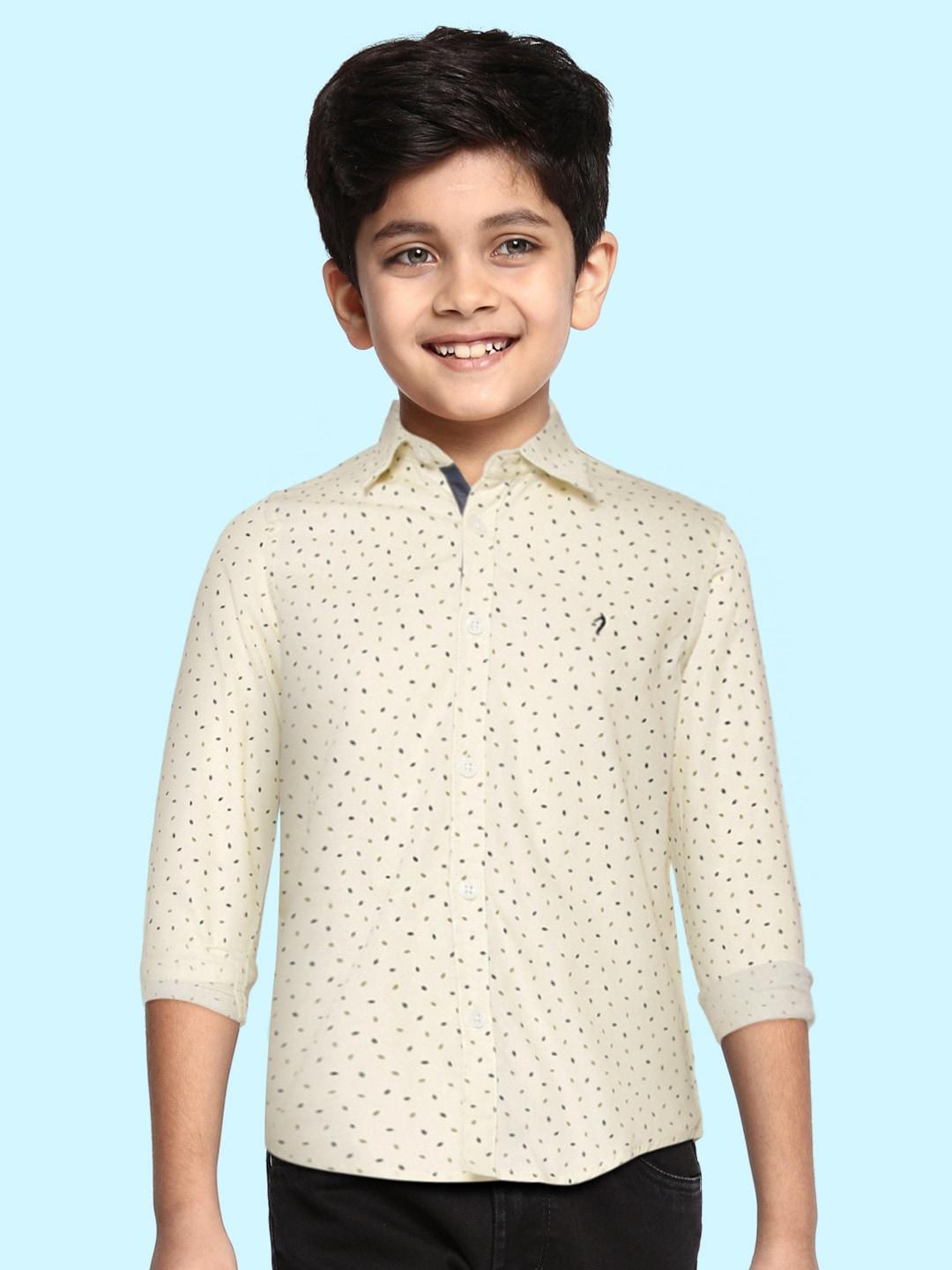 indian terrain boys cream-coloured & navy blue ditsy printed cotton casual shirt