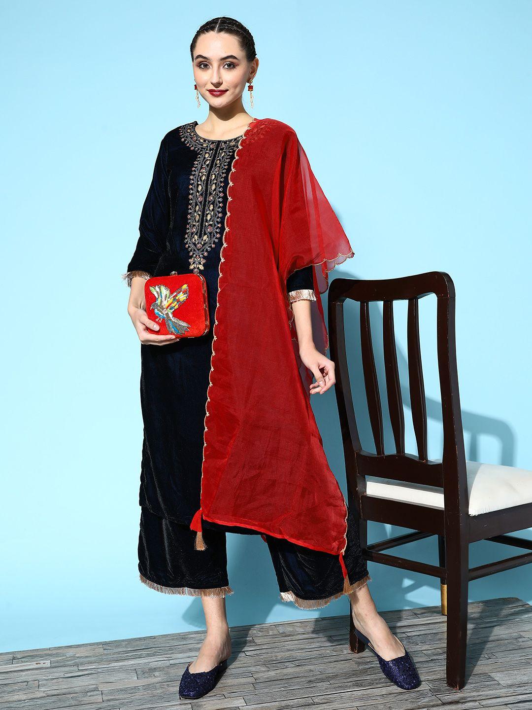 indo era women ethnic motifs velvet kurta set