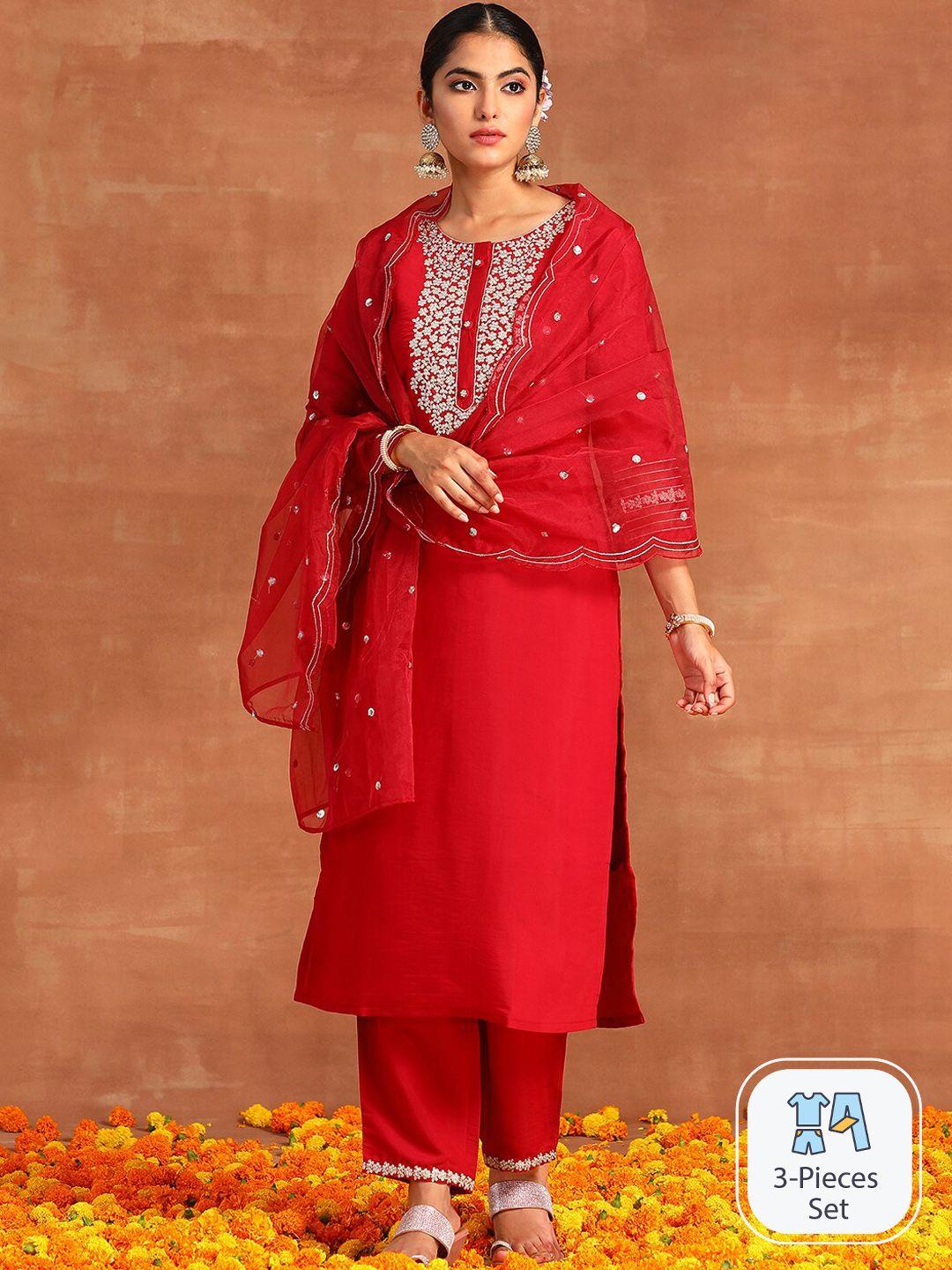 indo era floral yoke design sequinned detail straight kurta & trousers with dupatta