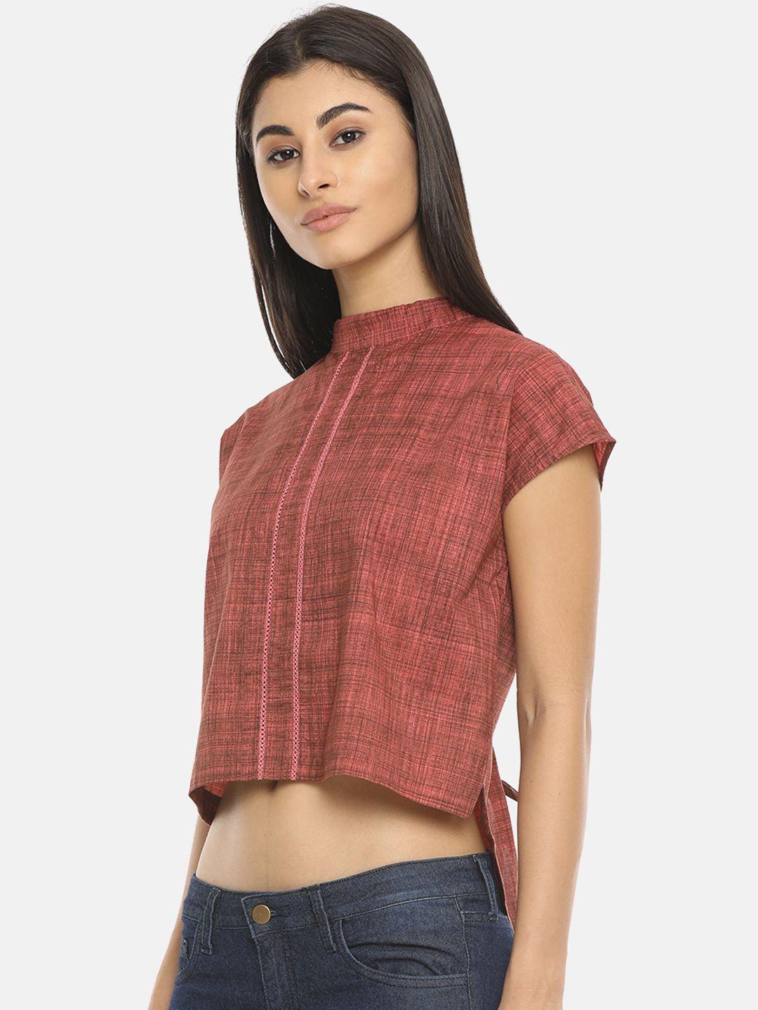 isu women maroon checked high-low crop top