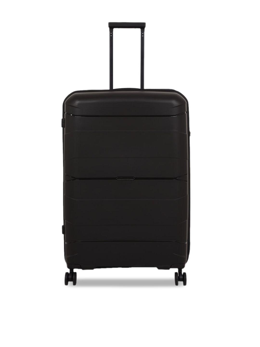 it luggage black textured hard-sided large trolley suitcases