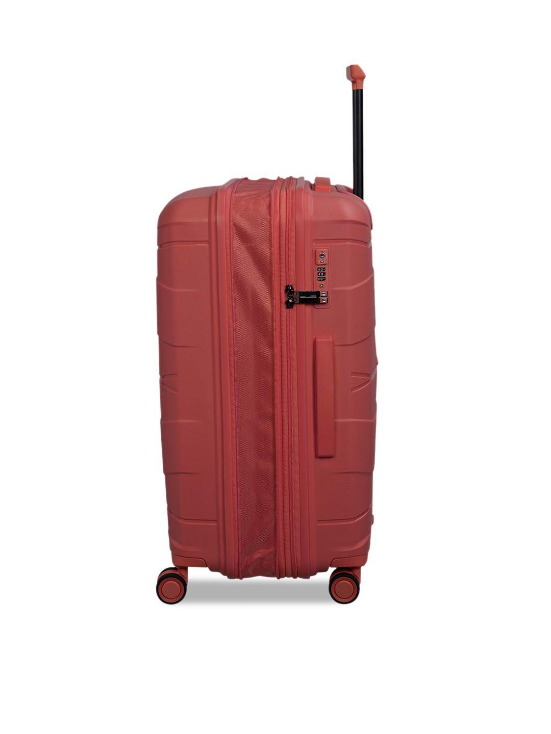 it luggage coral pink solid hard-sided medium trolley suitcase