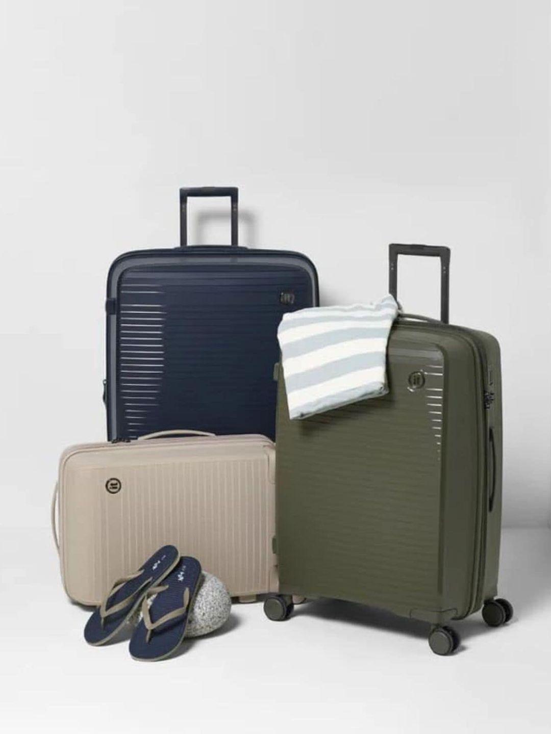 it luggage spontaneous set of 3 striped hard-sided trolley suitcase