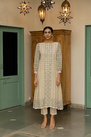 ivory embroidered kurta set