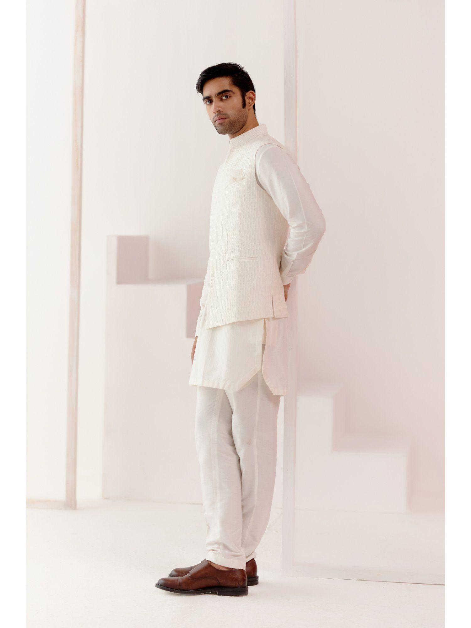 ivory kurta with pin tucks bundi (set of 4)