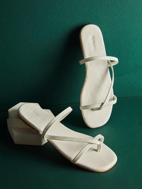 iykyk women's white toe ring sandals