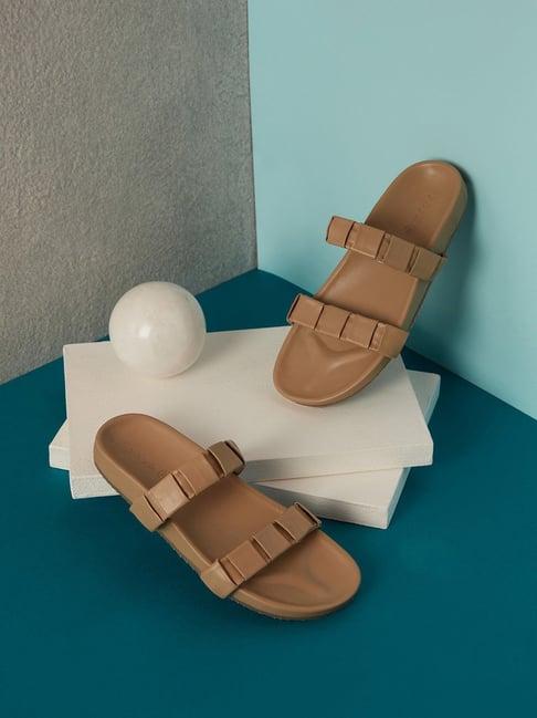 iykyk women's cleo plush beige casual sandals
