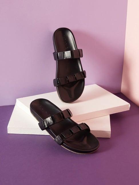 iykyk women's cleo plush black casual sandals