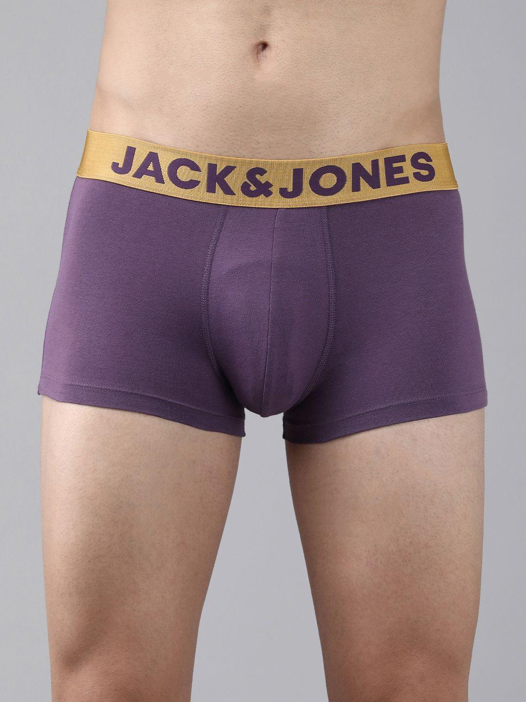 jack & jones men purple solid anti-microbial trunk 1036688011