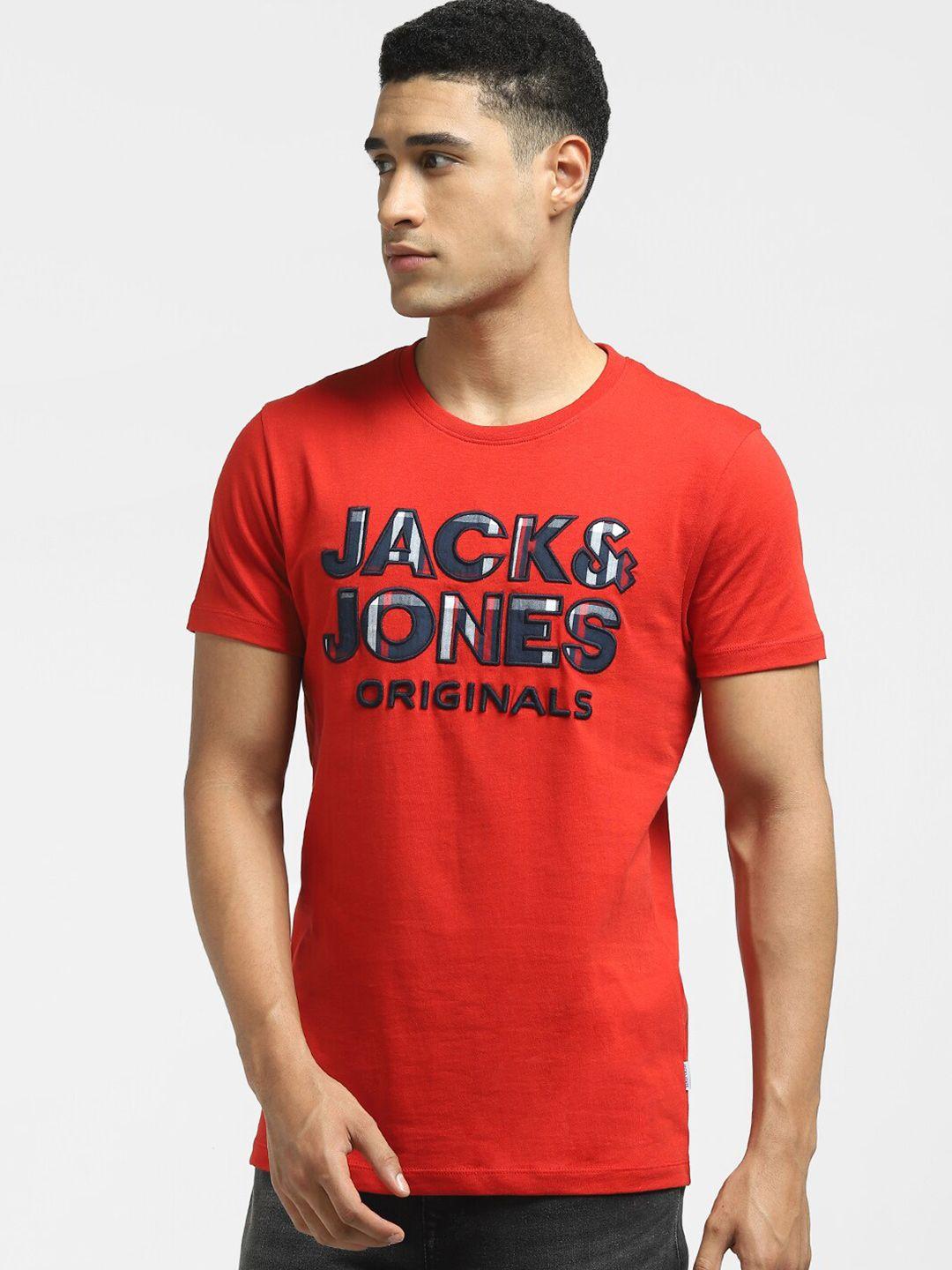 jack & jones men red typography printed applique t-shirt