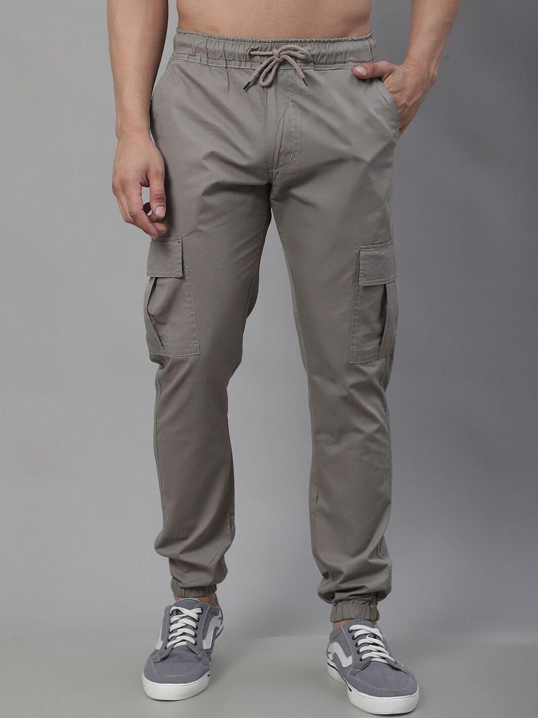 jainish men relaxed tapered fit cotton cargo trousers