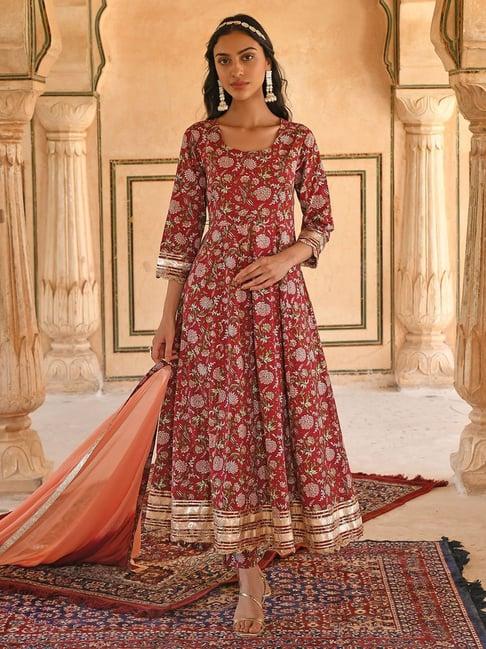 janasya maroon cotton floral print kurta pant set with dupatta