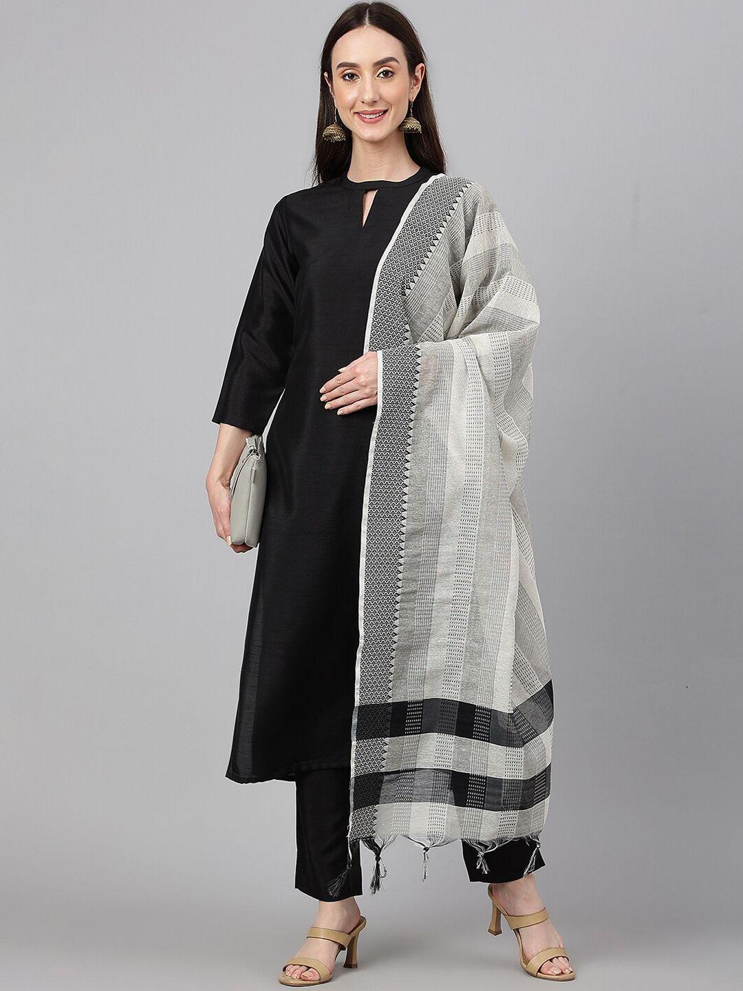 janasya women keyhole neck kurta with trousers & dupatta