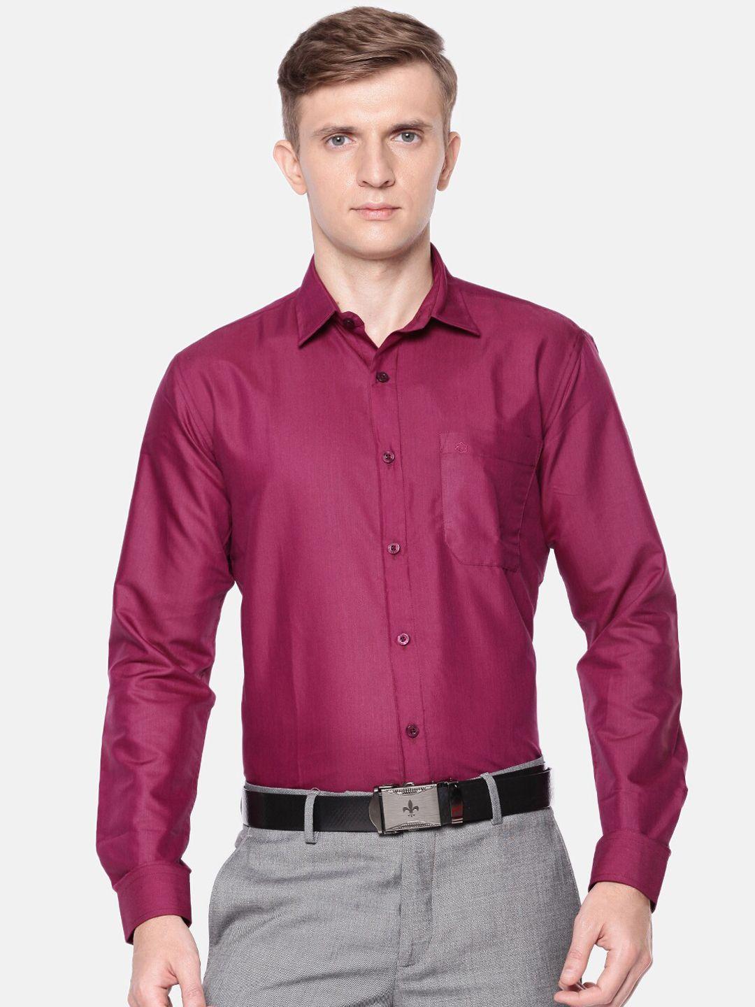 jansons men magenta regular fit solid formal shirt