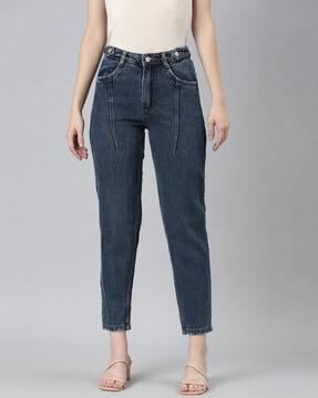 jeans with 5-pocket styling