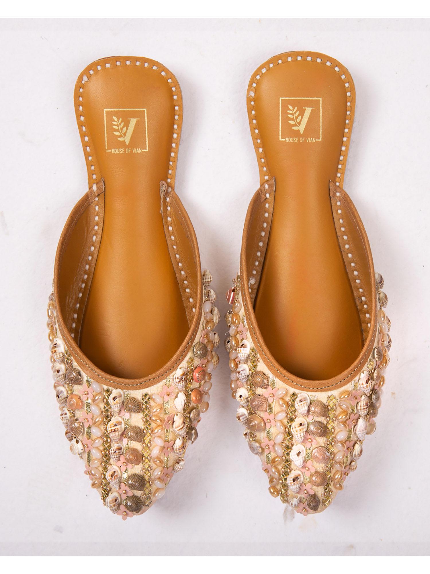 jharokha gold embellished juttis