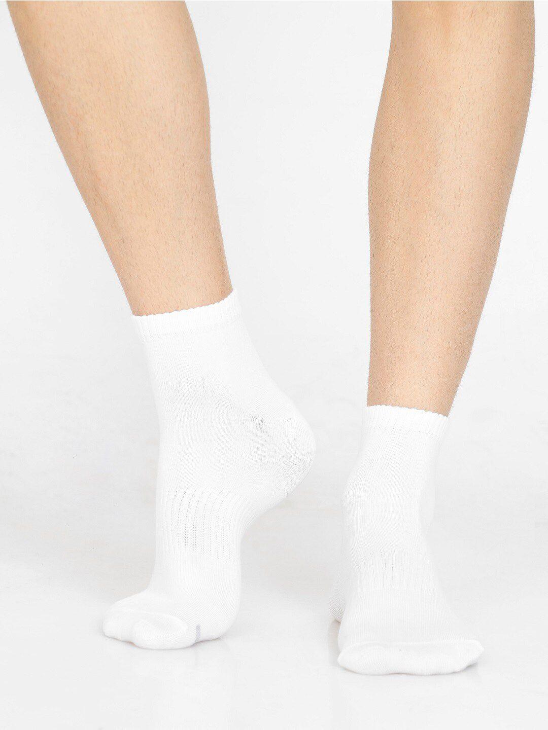 jockey men white solid above ankle-length socks