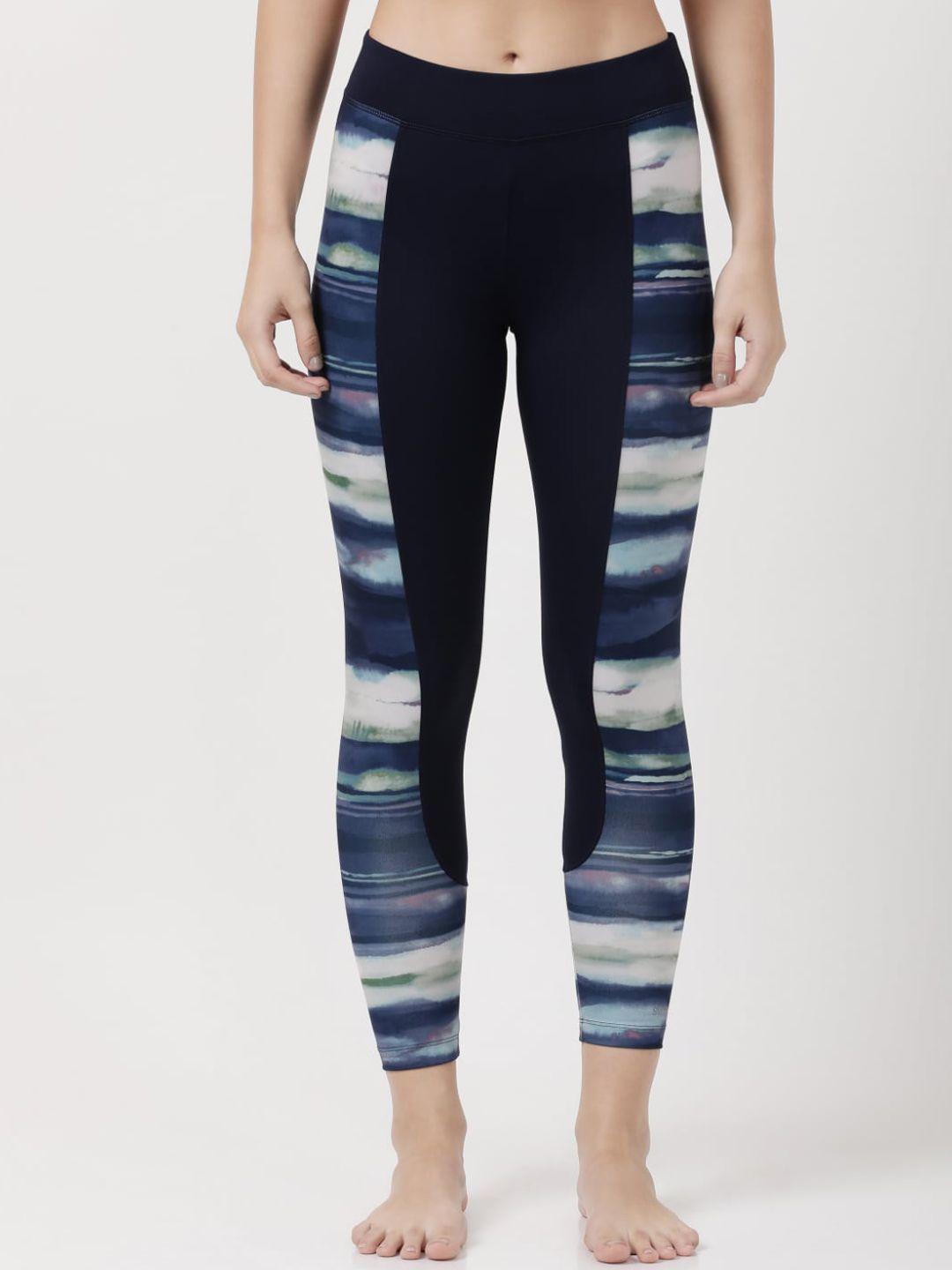 jockey women black & blue printed slim fit yoga tights