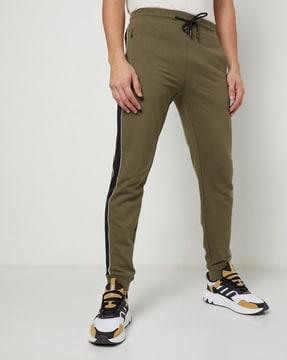 joggers with contrast side panels