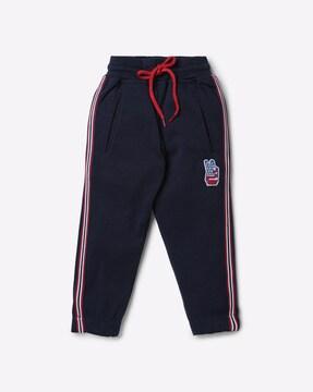 joggers with drawstring fastening