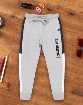 joggers with drawstrings waist