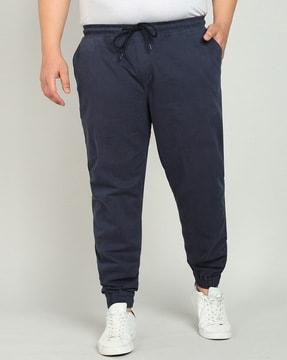 joggers with drawstrings waist