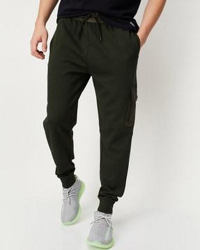 joggers with elasticated drawstring waist