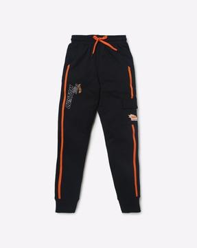 joggers with flap pocket