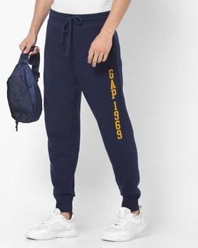 joggers with insert pockets