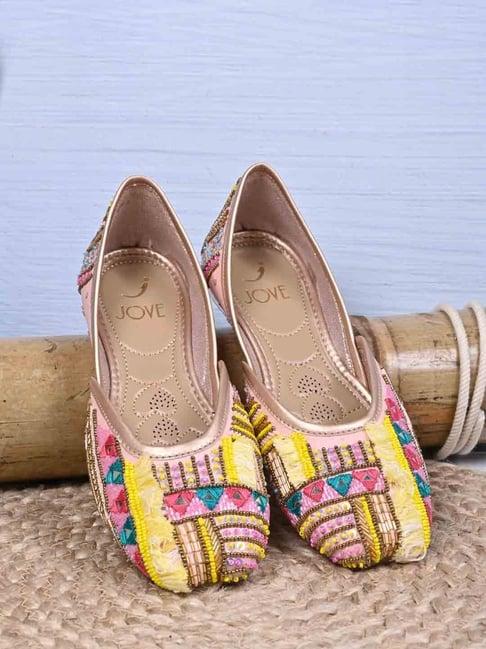 jove women's pink ethnic juttis