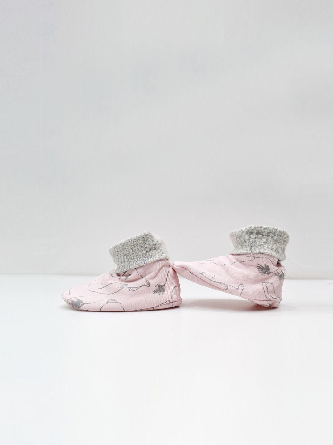 juscubs kids pink printed pure cotton booties