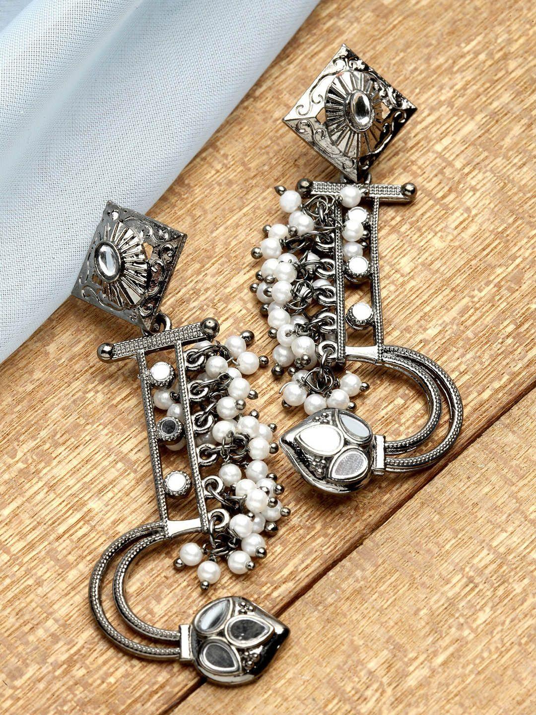 karatcart women silver plated black classic drop earrings