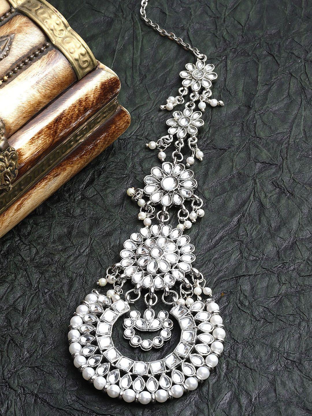 karatcart silver-plated white kundan-studded & beaded oxidized maangtikka