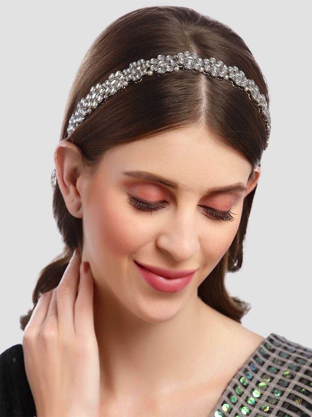 karatcart women silver-toned & white embellished hairband