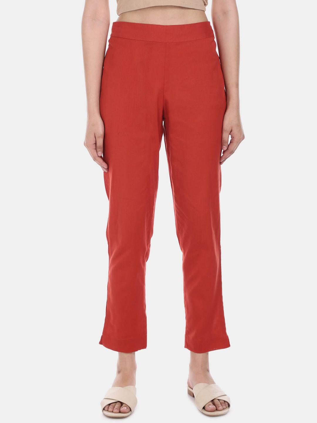 karigari women red solid regular fit cotton cigarette trousers