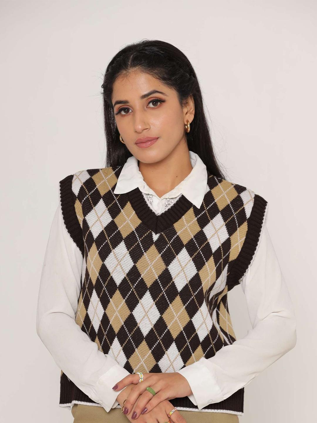 kasma women black & beige printed sweater vest