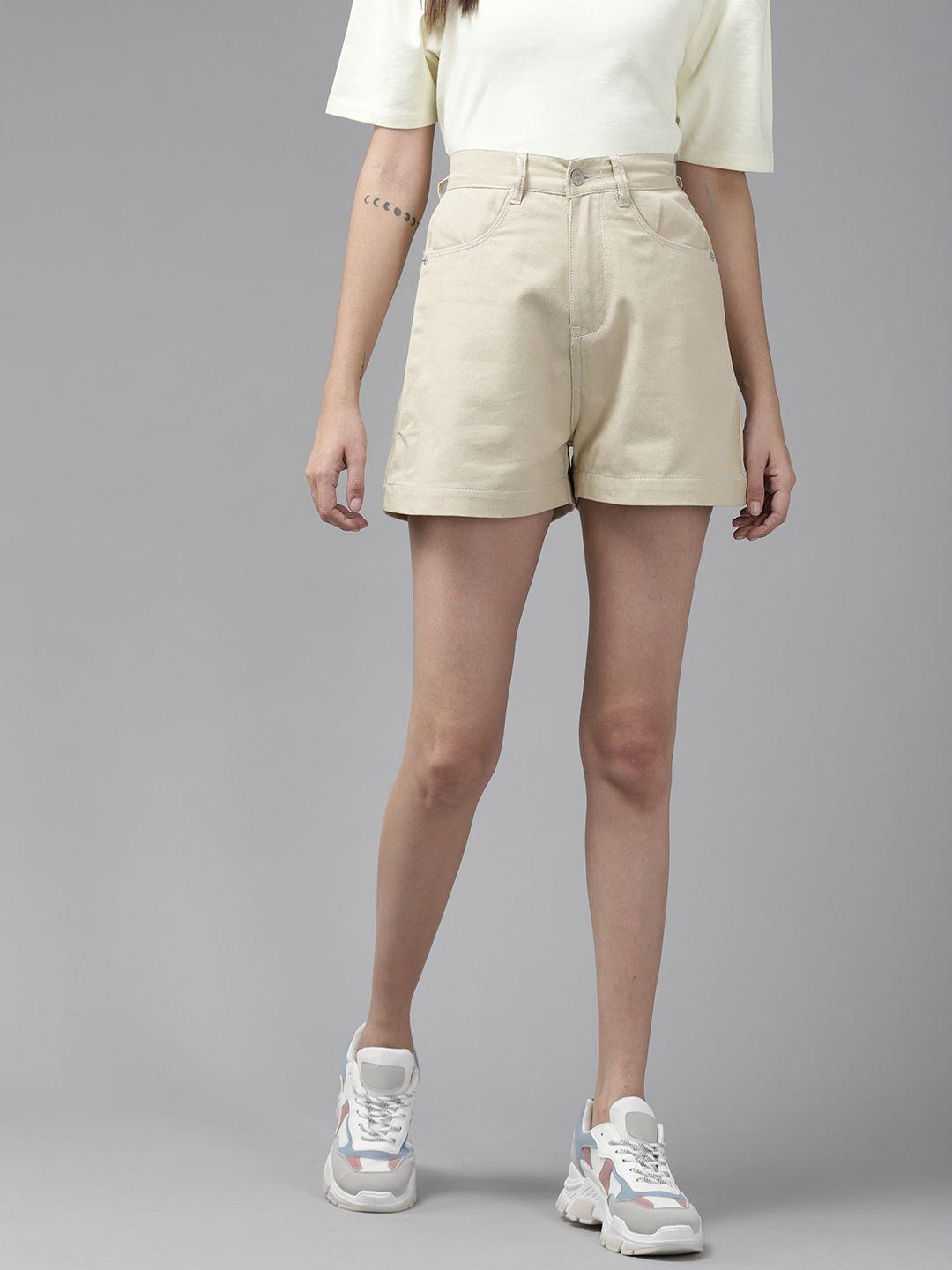 kassually women cream-coloured high-rise shorts