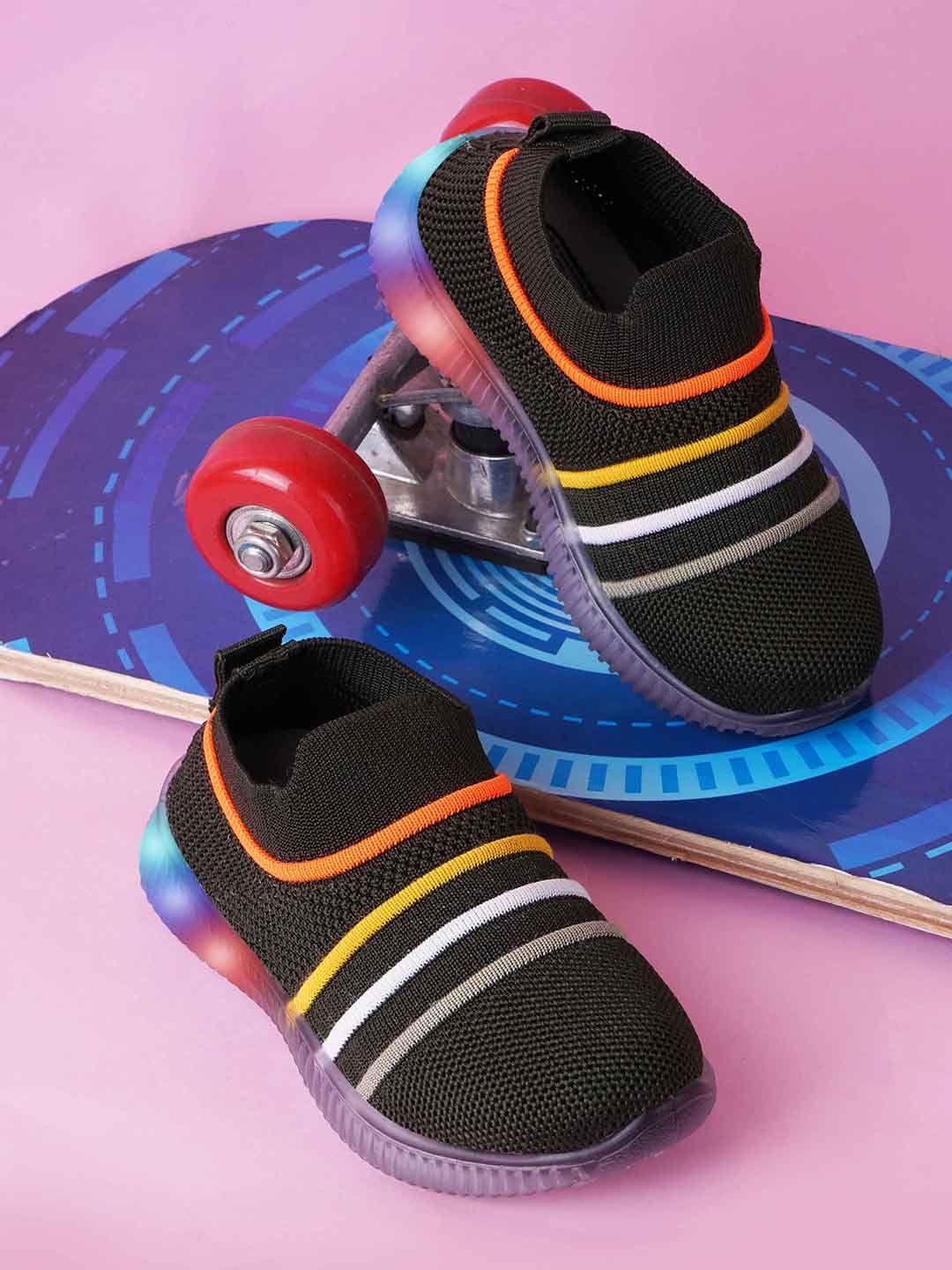 kats kids textured flyknit led detail slip-on sneakers