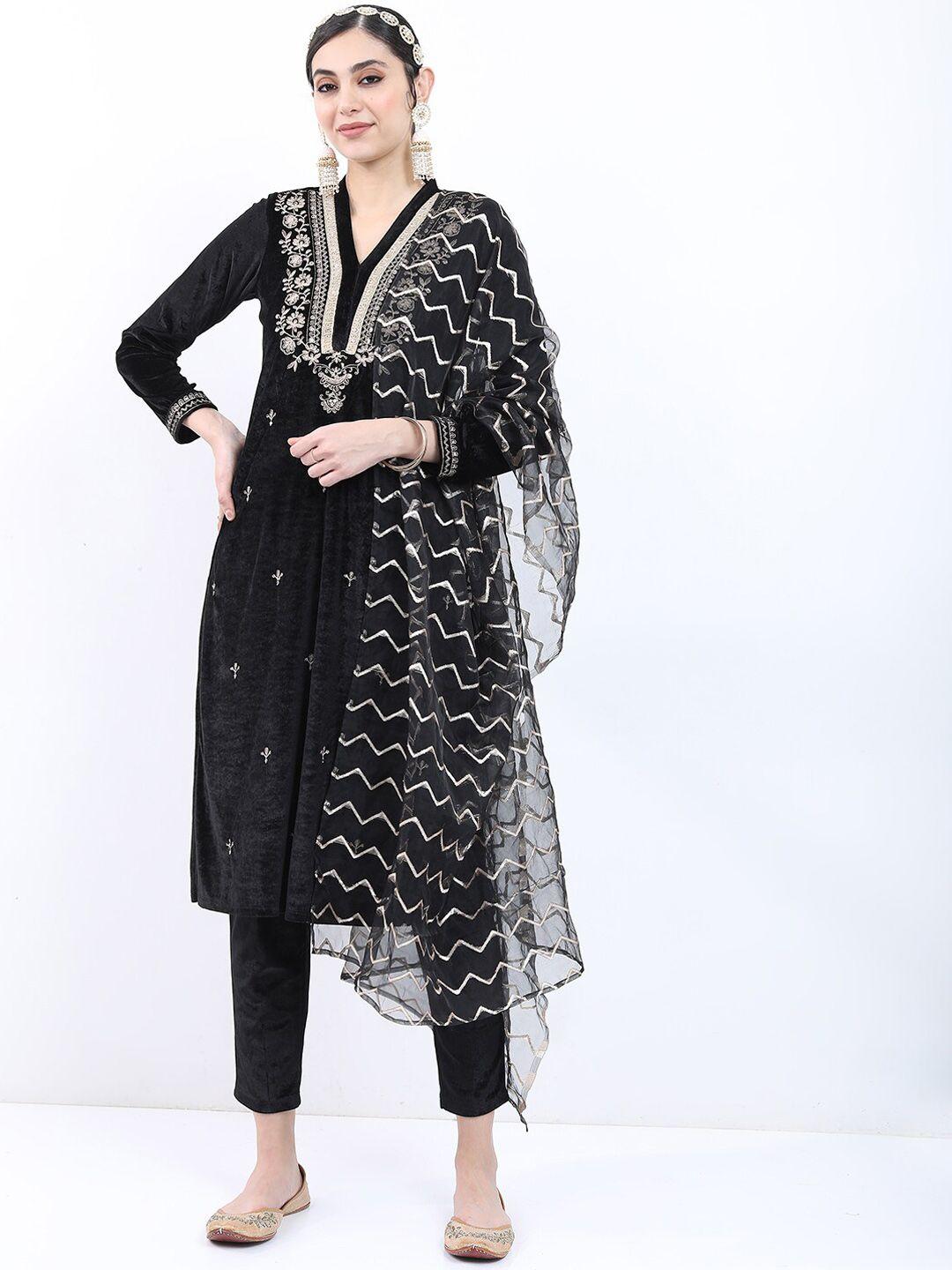 ketch embroidered knited velvet kurta & trousers with dupatta