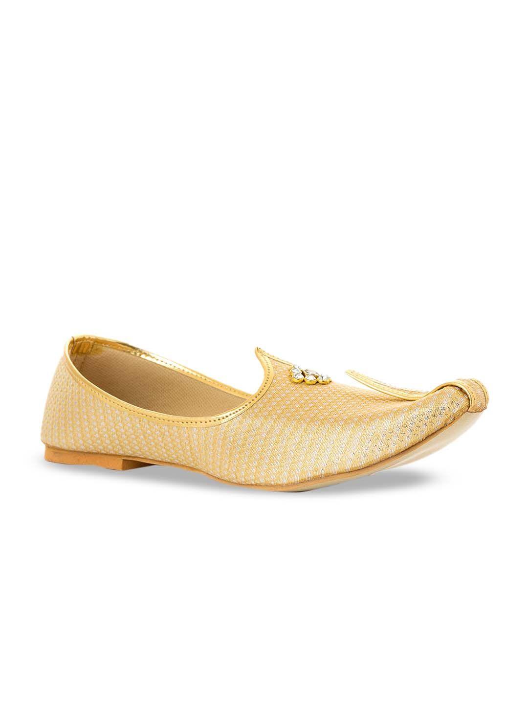 khadims men gold-toned textured mojaris