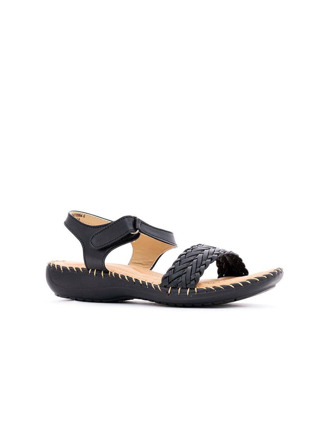 khadims women black textured open toe flats