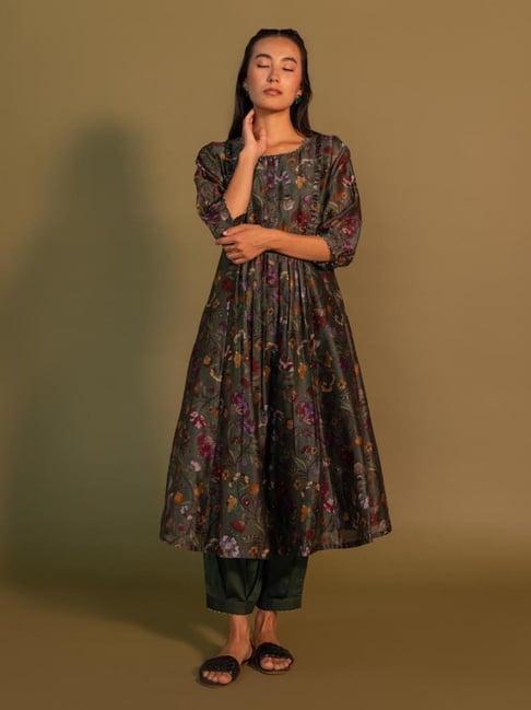 khamaj india green kurta with frill deatiling yoke and pleated pants