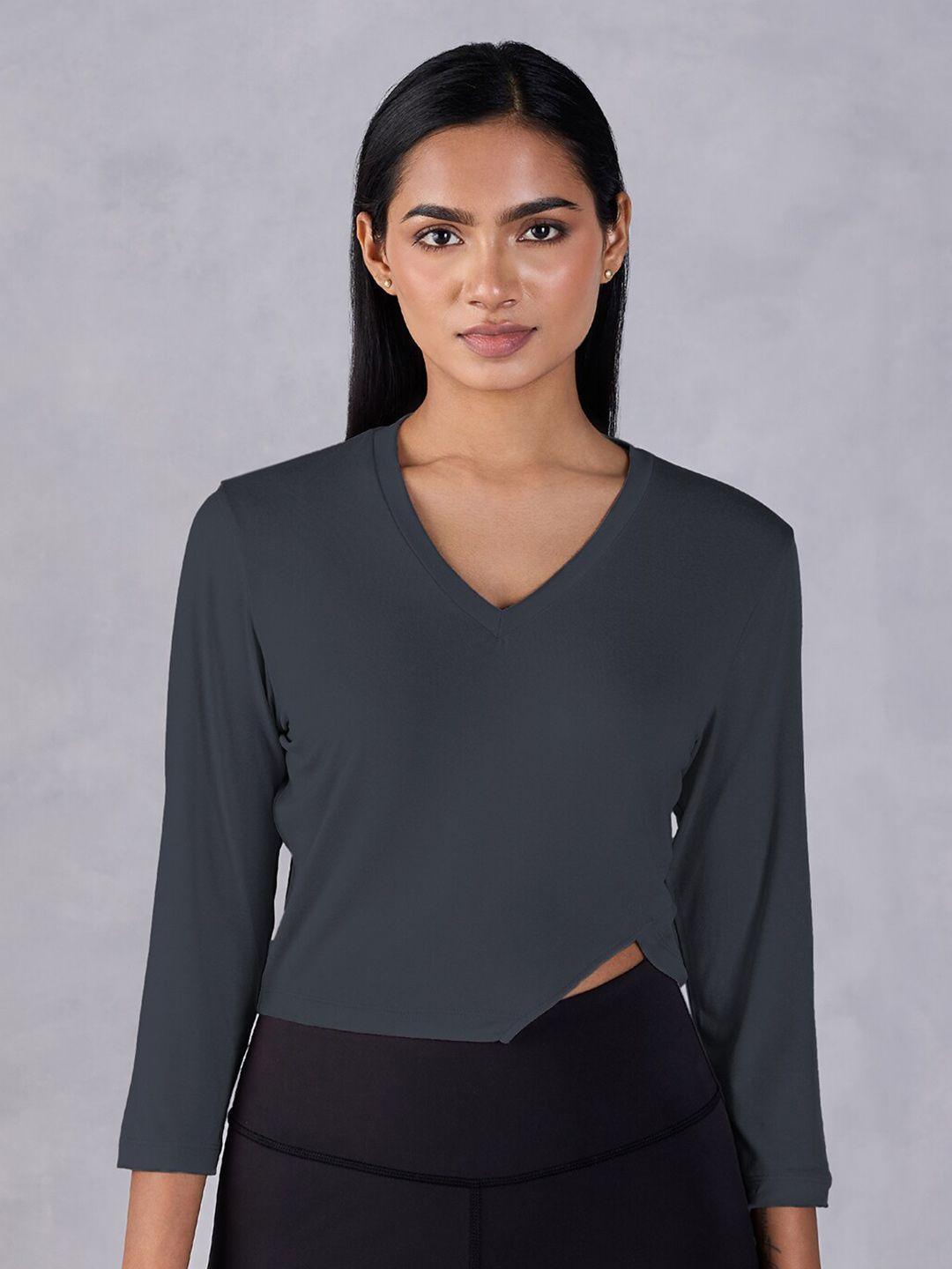 kica v-neck moisture wicking crop top