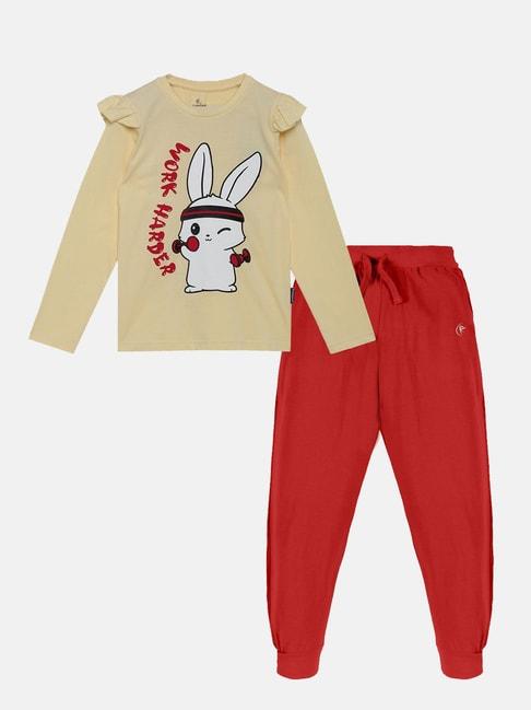kiddopanti kids cream & red printed full sleeves t-shirt with trackpants