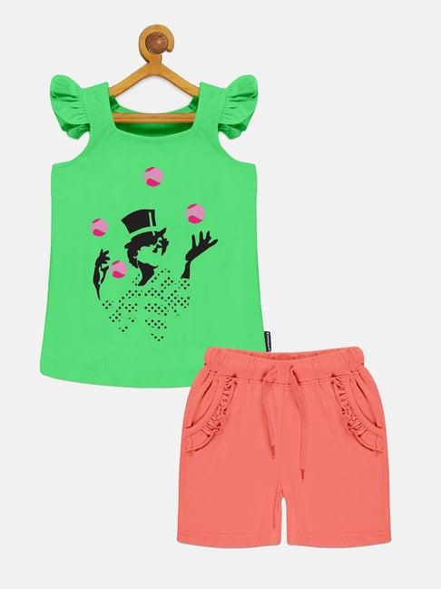 kiddopanti kids green & peach printed t-shirt with shorts