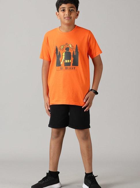 kiddopanti kids orange & black printed t-shirt with shorts