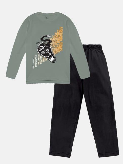 kiddopanti kids grey & black printed full sleeves t-shirt with pyjamas