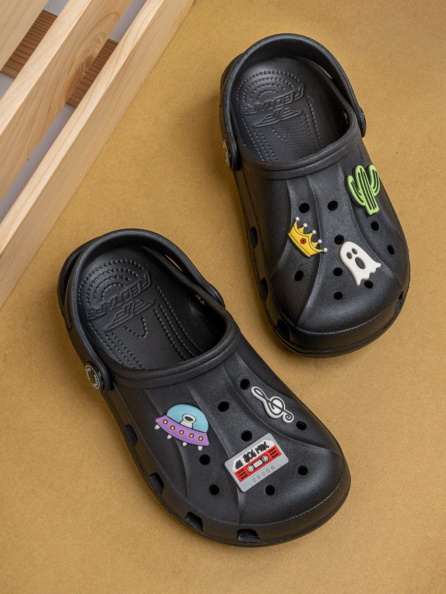 kids unisex solid black clogs