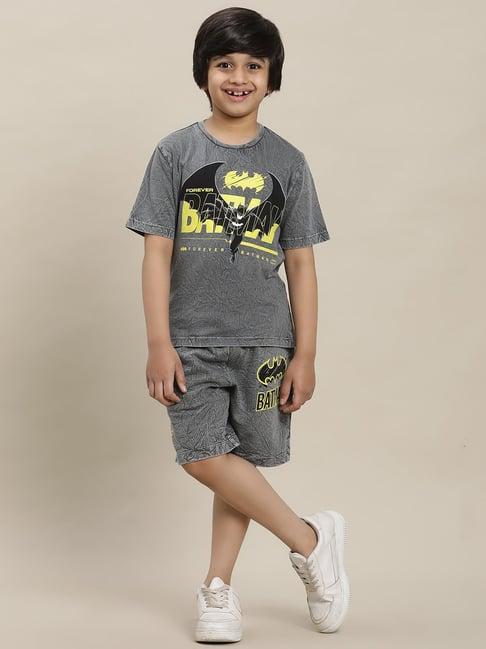 kidsville batman printed regular fit grey t-shirt with shorts for boys